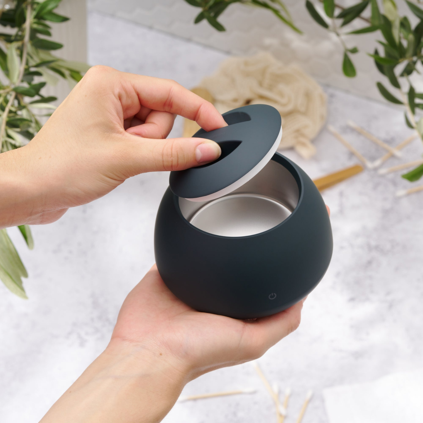 Clutive™ - Ultrasonic Dental Cleaner